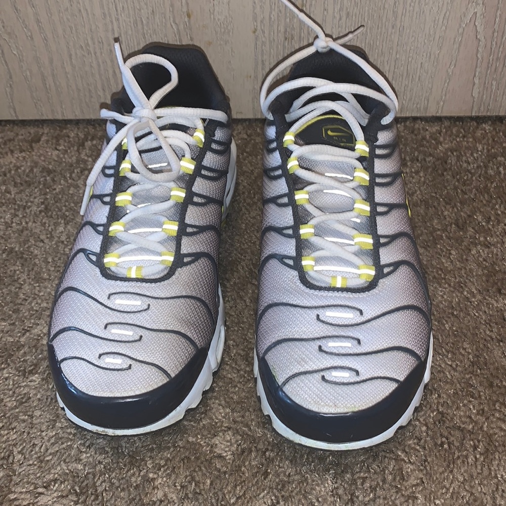 Nike airs